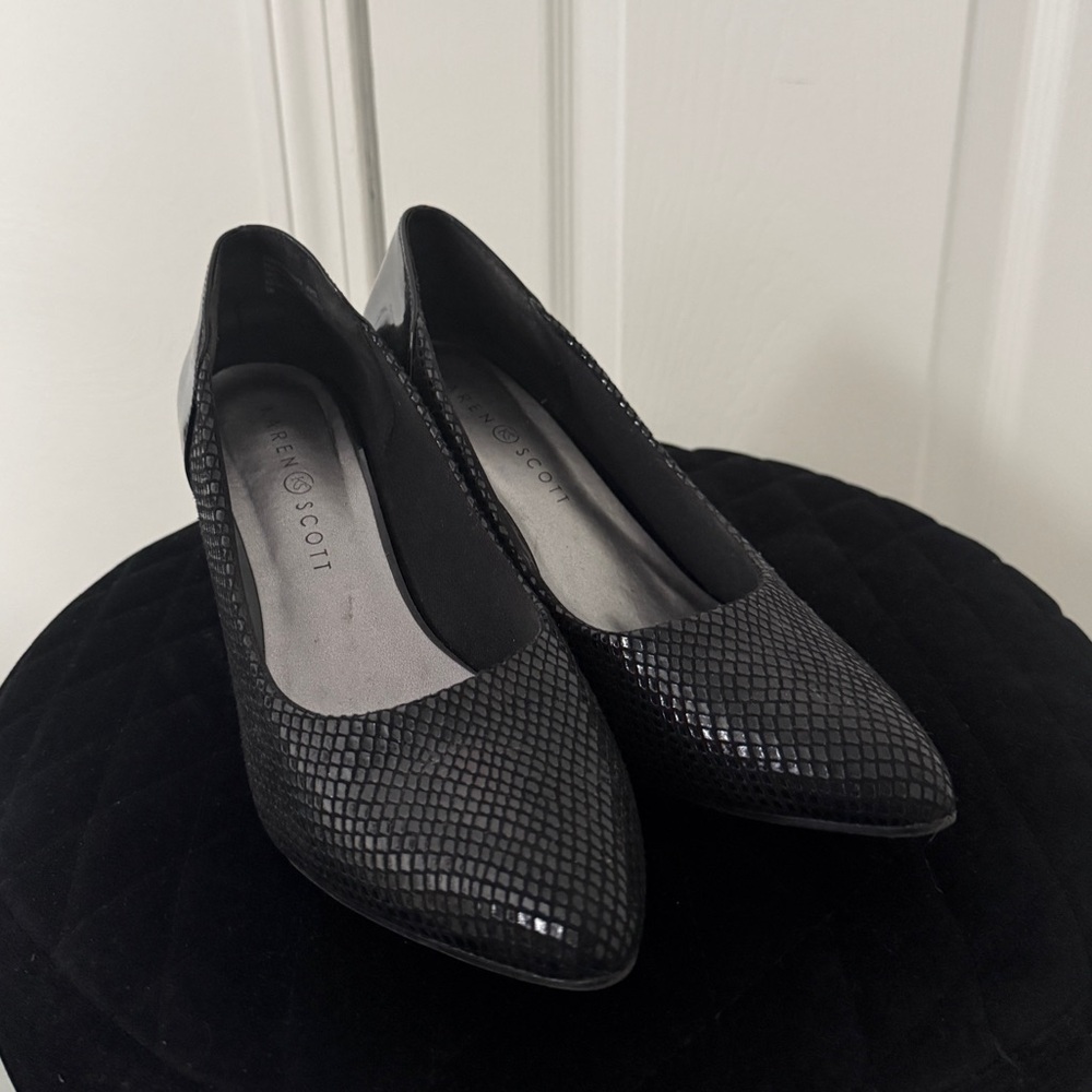 Karen Scott Black Textured Reptile Print Pointed Toe Pumps